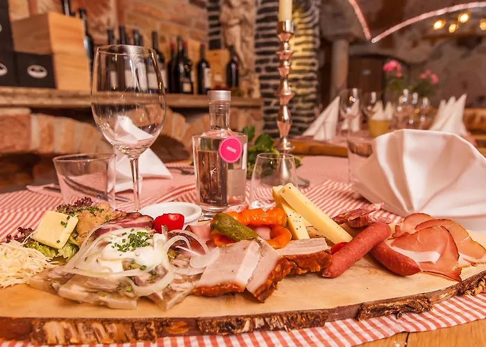 מלון Rosis Sonnbergstuben 4*